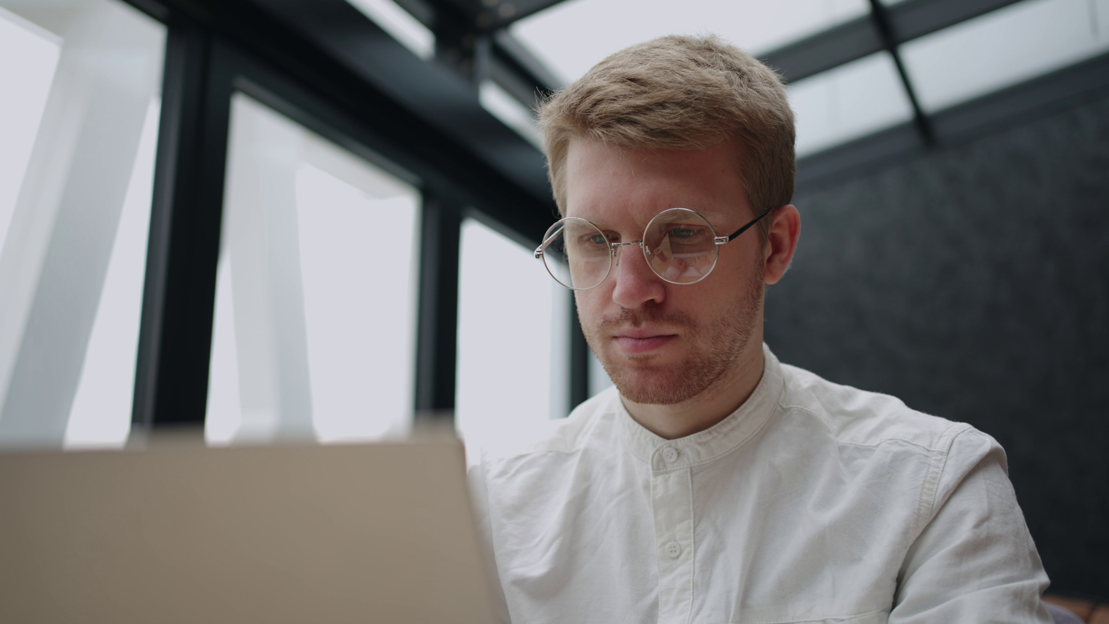 Stunning Negative Effects Of Blue Light image